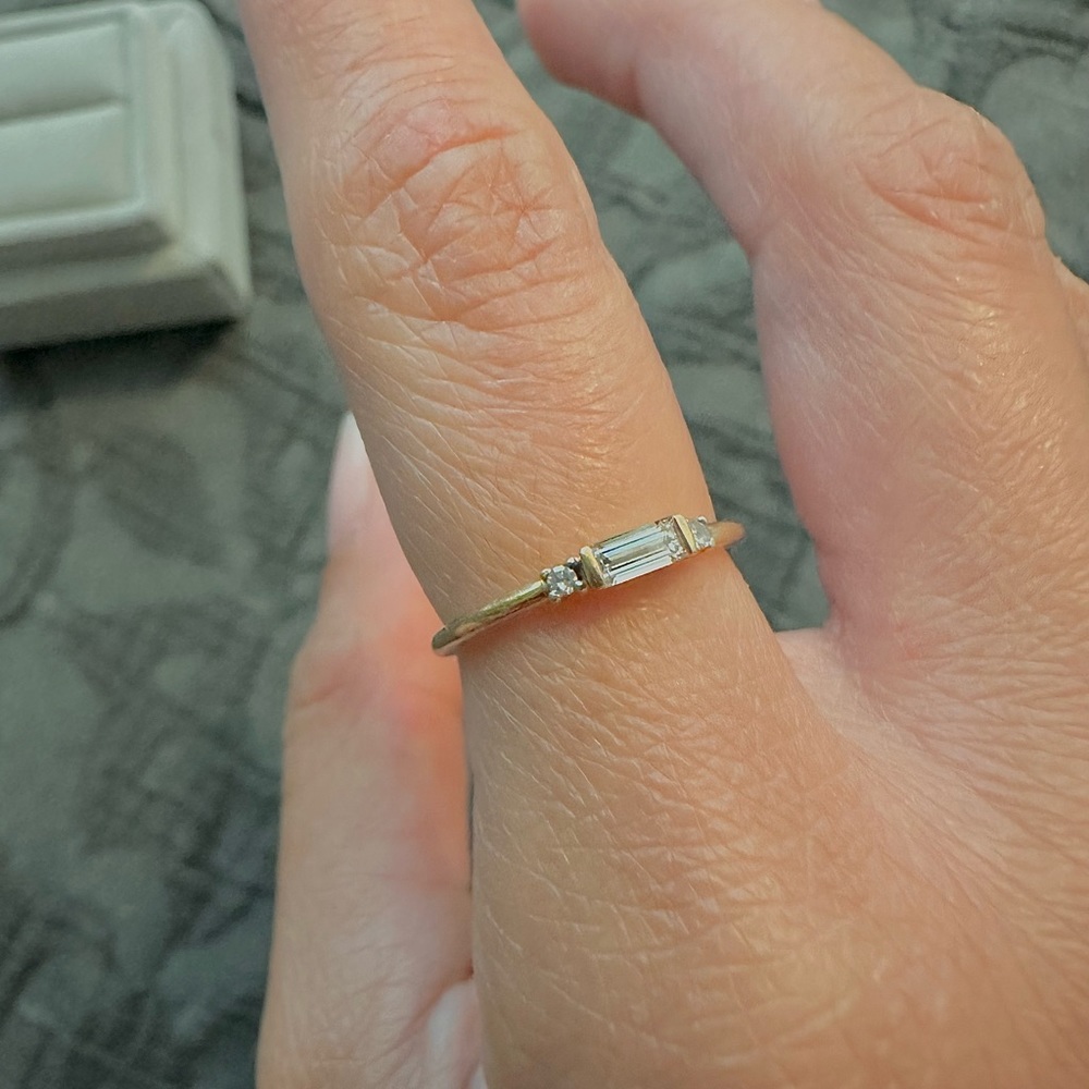 SOLD ///Kendra Scott | Maria 14k Yellow Gold Band
Ring in White Diamond |